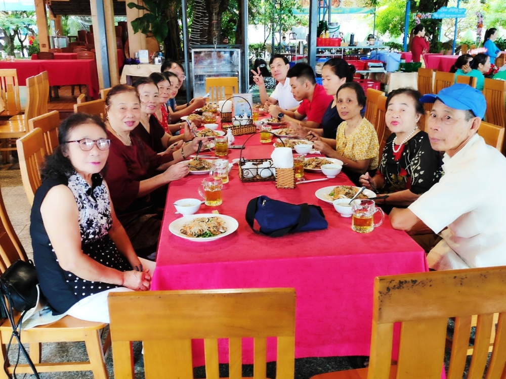 Giới thiệu sơ lược về nhà hàng
